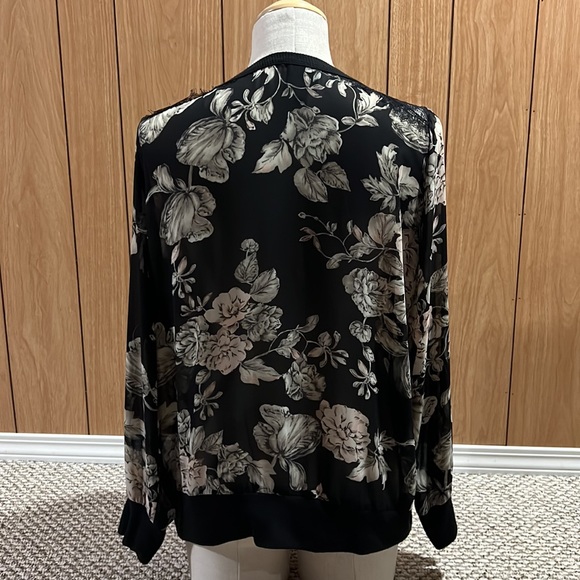 Long sleeve black floral top - Picture 2 of 4